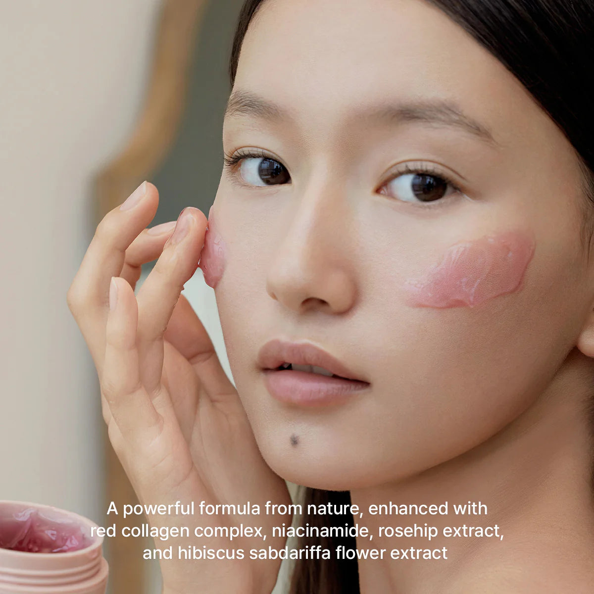 Overnight Red Smoothie Face Mask Serum, Glowing & Soothing with 30% red collagen, Niacinamide, Peptide, Vitamin E